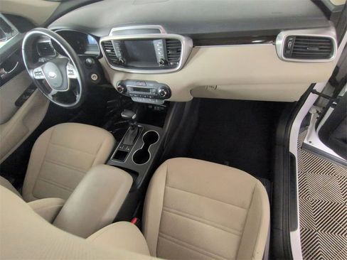Used 2020 Kia Sorento LX w/ LX I4 Convenience Package image 25