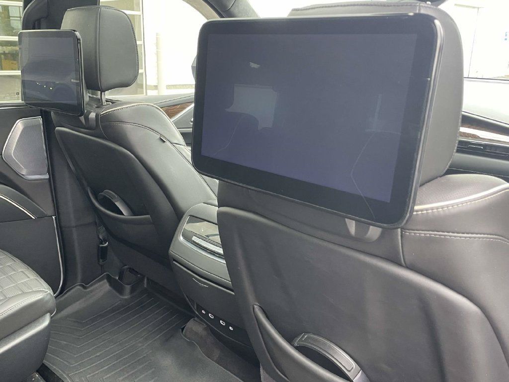Used 2022 Cadillac Escalade Sport Platinum w/ LPO, ONYX Package AWD/4WD image 15