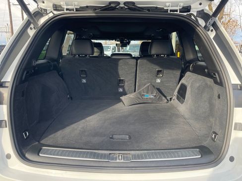 Used 2022 Jeep Grand Cherokee Overland w/ Luxury Tech Group IV image 17