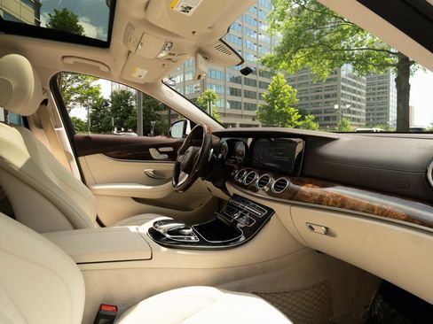 Used 2017 Mercedes-Benz E 300 image 12