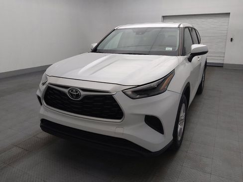 Used 2022 Toyota Highlander L FWD image 15