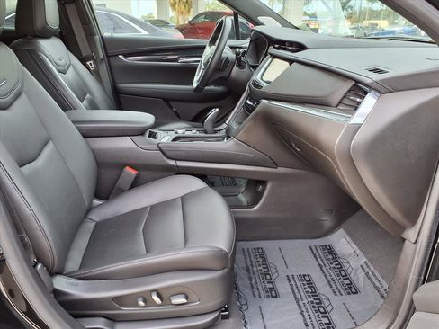 Certified 2023 Cadillac XT5 Premium Luxury w/ LPO, Floor Liner Package image 10
