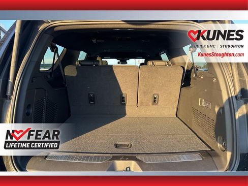 Used 2024 Chevrolet Suburban Premier image 35