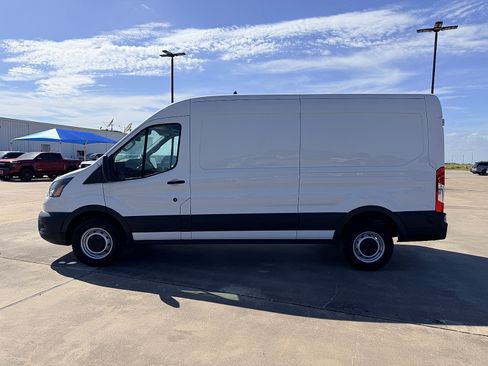 Used 2024 Ford Transit 250 148 Medium Roof RWD image 4