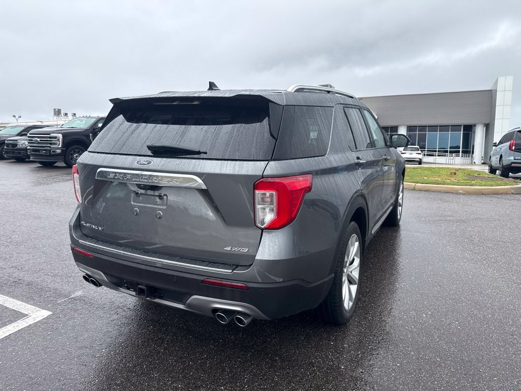 Used 2023 Ford Explorer Platinum w/ Technology Package AWD/4WD image 2