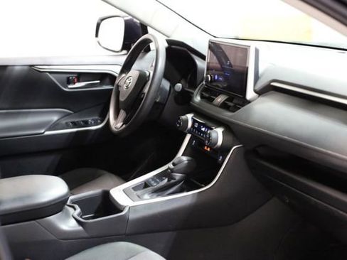 Used 2024 Toyota RAV4 XLE image 28