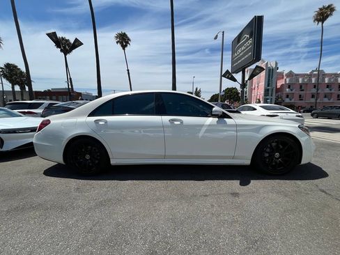 Used 2019 Mercedes-Benz S 560 Sedan image 4