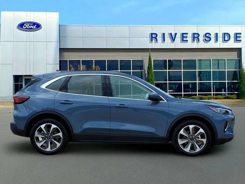 Used 2023 Ford Escape Platinum w/ Premium Technology Package AWD/4WD image 8