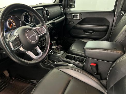 Used 2020 Jeep Gladiator Overland image 15
