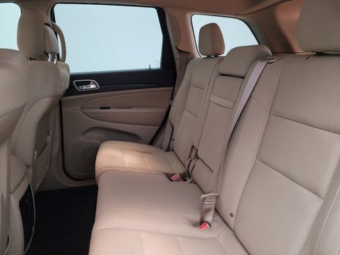 Used 2022 Jeep Grand Cherokee Laredo E image 18