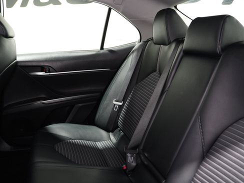 Used 2023 Toyota Camry SE image 18