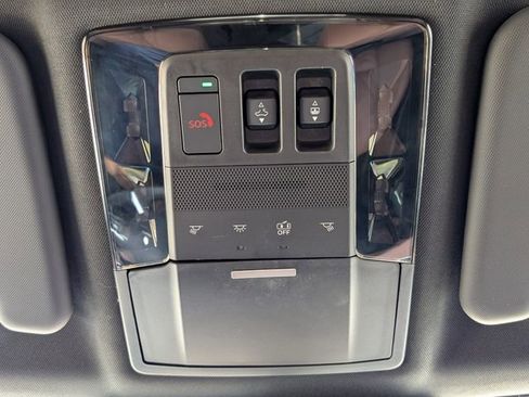 Used 2025 Mitsubishi Outlander SEL image 27