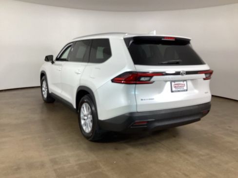 Used 2025 Toyota Grand Highlander AWD Hybrid image 7