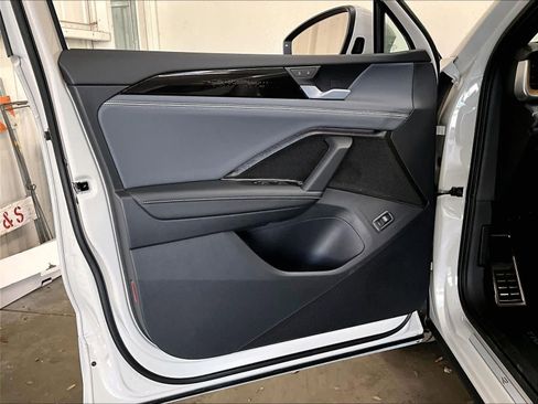 New 2026 Volkswagen Tiguan SEL R-Line AWD/4WD image 23