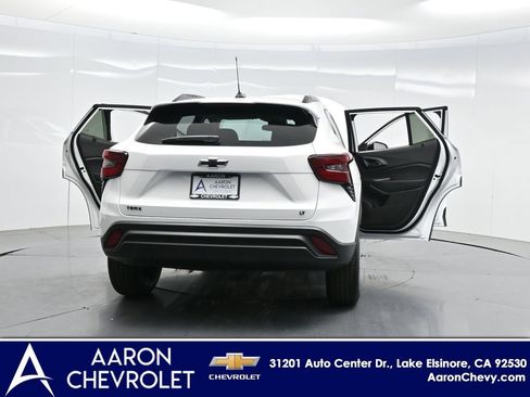 New 2026 Chevrolet Trax LT image 44