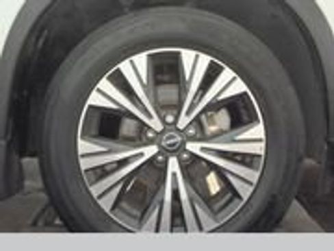 Used 2023 Nissan Rogue SV w/ SV Premium B Package FWD image 8