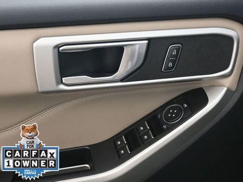 Used 2022 Ford Explorer XLT RWD image 14