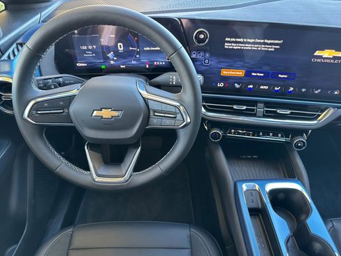 New 2026 Chevrolet Equinox EV LT image 16