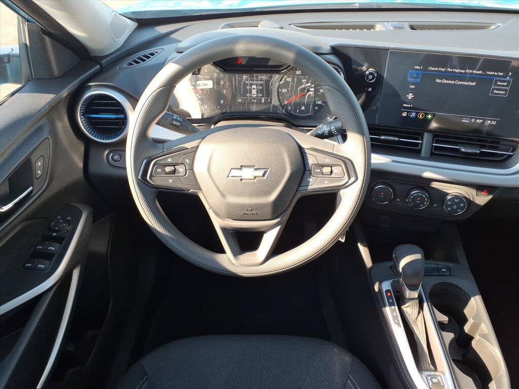 New 2026 Chevrolet Trax LS w/ LS Convenience Package FWD image 22
