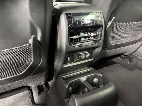Used 2022 Jeep Grand Cherokee L Limited AWD/4WD image 19