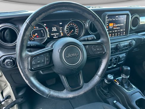 Used 2022 Jeep Gladiator Sport AWD/4WD image 16