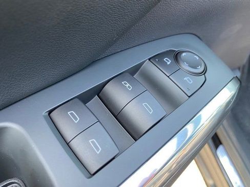 New 2026 Chevrolet Traverse Z71 w/ Driver Confidence Package image 15