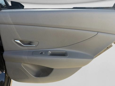 Used 2021 Hyundai Elantra SEL w/ Convenience + Premium Package FWD image 28