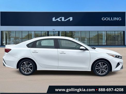 Certified 2023 Kia Forte LXS w/ LXS Technology Package image 2