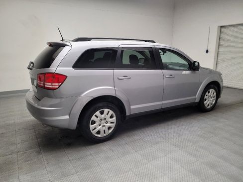 Used 2018 Dodge Journey SE w/ Connectivity Group FWD image 10