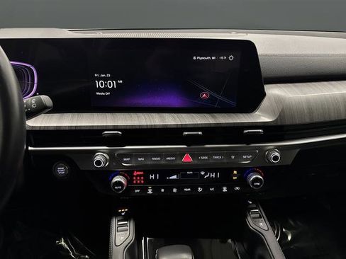 Used 2024 Kia Telluride EX image 9