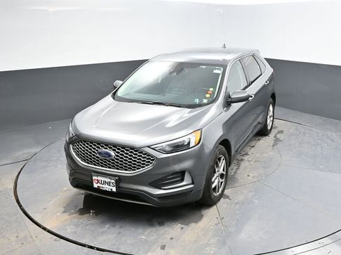 Used 2023 Ford Edge SEL image 25