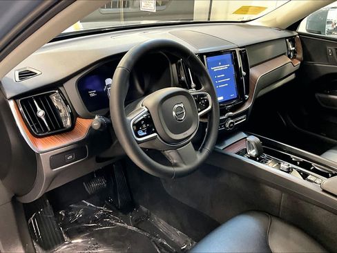 Used 2023 Volvo XC60 B5 Plus w/ Climate Package image 17
