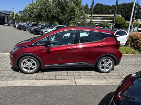 Used 2017 Chevrolet Bolt LT FWD image 8