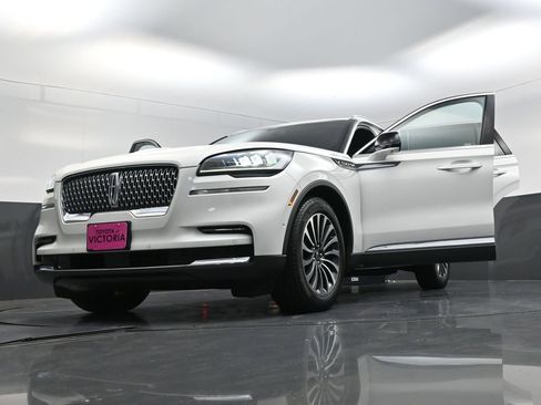 Used 2023 Lincoln Aviator Reserve w/ Equipment Group 201A image 29