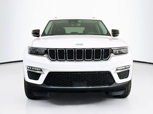 Used 2023 Jeep Grand Cherokee Limited image 2