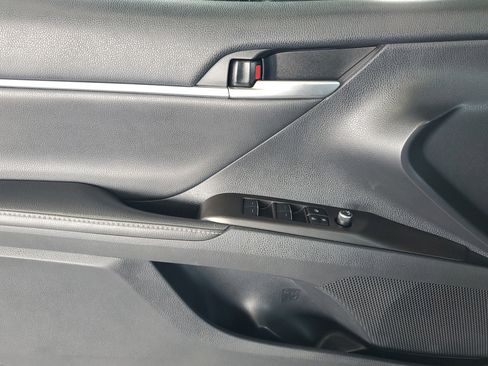 Used 2023 Toyota Camry XSE FWD image 14