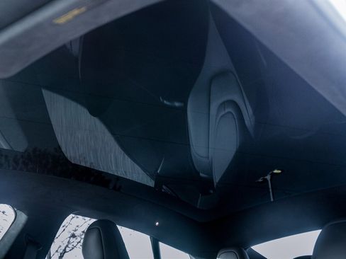 Used 2022 Tesla Model S Plaid image 25