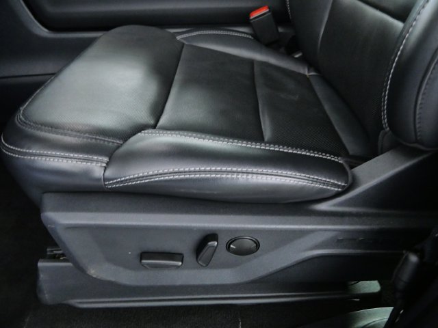 Used 2025 Ford Expedition Max Platinum w/ Stealth Performance Package AWD/4WD image 18