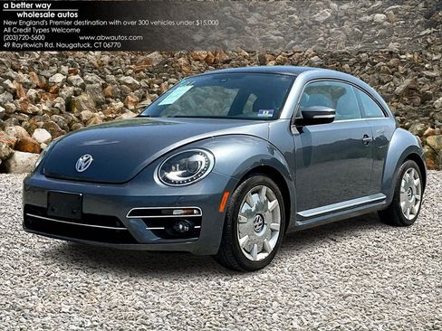 Used 2019 Volkswagen Beetle 2.0T SE image 1