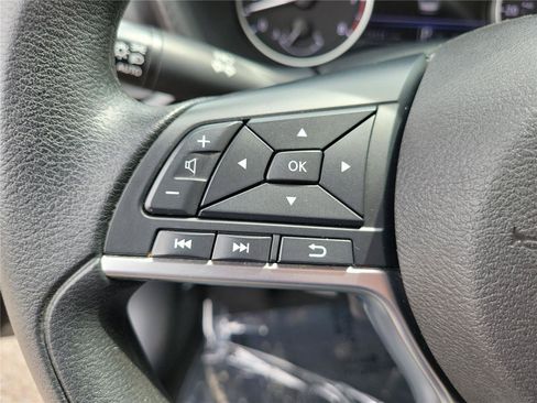Used 2024 Nissan Sentra SV FWD image 22