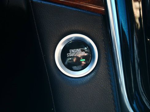 Used 2015 Cadillac Escalade Luxury image 21