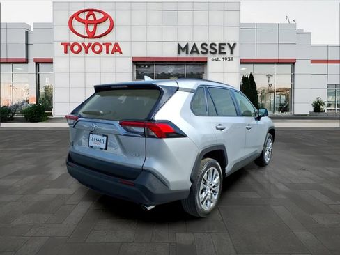 Used 2023 Toyota RAV4 XLE Premium image 3