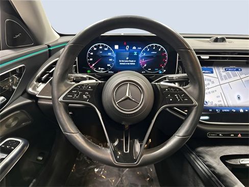 Used 2025 Mercedes-Benz E 350 4MATIC Sedan image 17