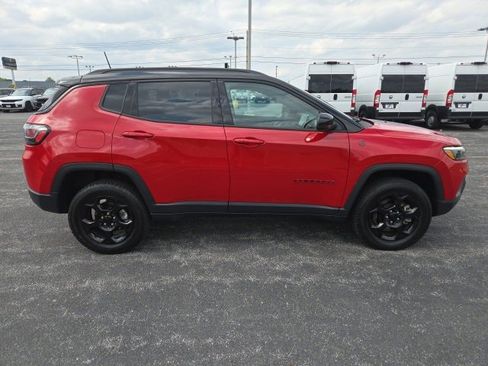 Used 2024 Jeep Compass Trailhawk w/ Trailhawk Elite Group image 8