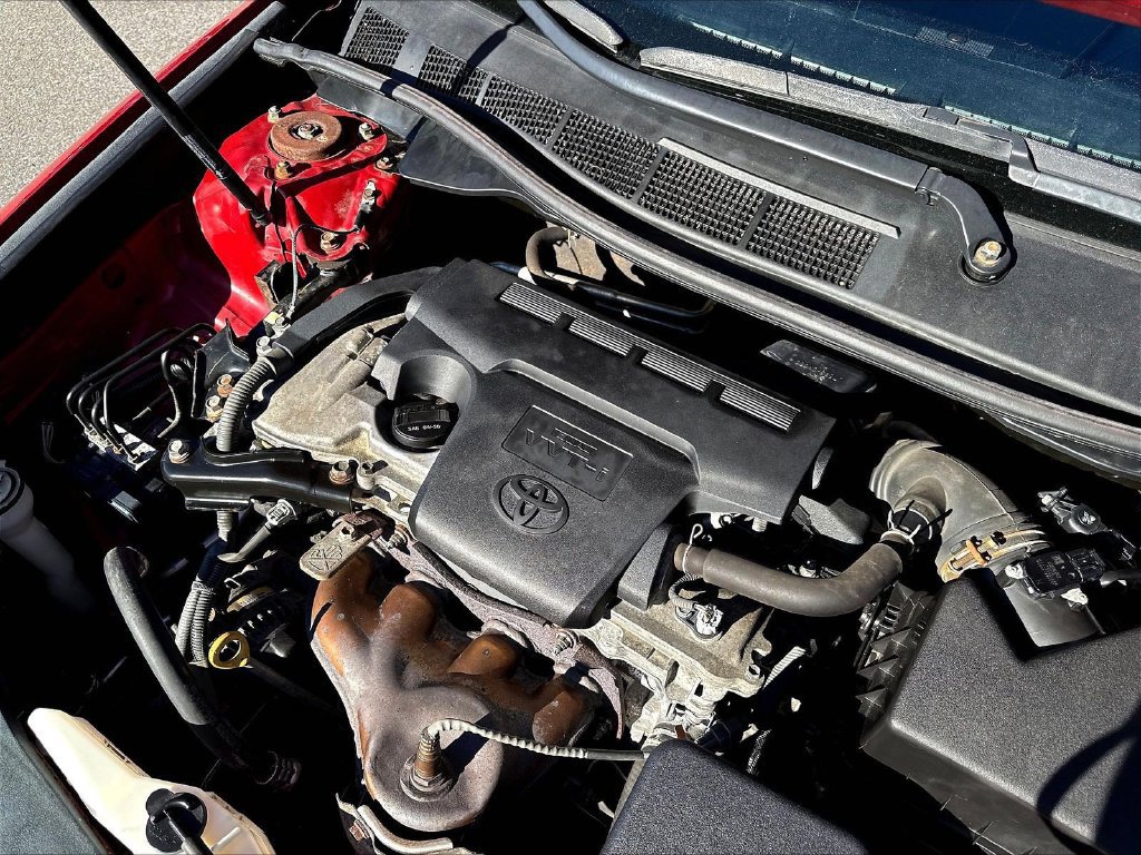 Used 2013 Toyota Camry LE FWD image 34