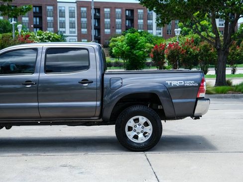 Used 2014 Toyota Tacoma 4x4 Double Cab w/ TRD Off-Road Package image 12