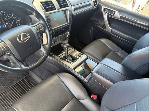 Used 2018 Lexus GX 460 w/ Navigation Package AWD/4WD image 24