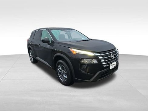 Used 2024 Nissan Rogue S image 32