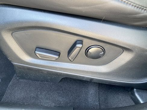 Used 2023 Ford Explorer XLT w/ Equipment Group 202A image 10