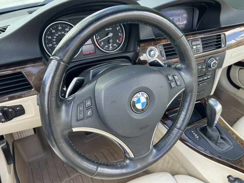 Used 2011 BMW 335i Convertible RWD image 15